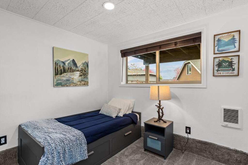 Pacific Nw Gem W/Hot-Tub 15 Minutes Airport. Apartamento Auburn Exterior foto