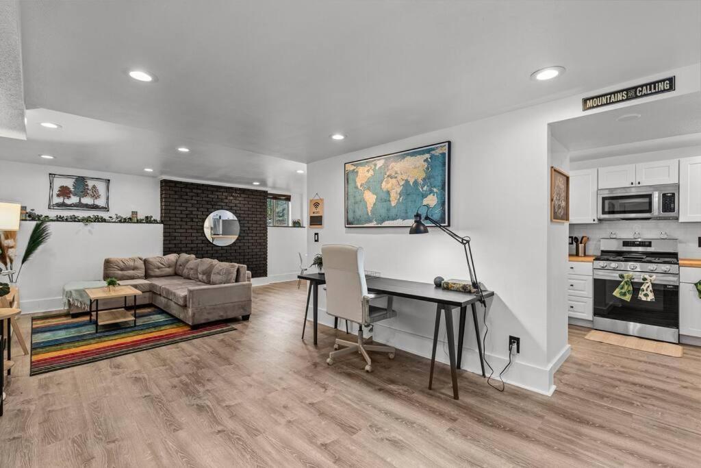 Pacific Nw Gem W/Hot-Tub 15 Minutes Airport. Apartamento Auburn Exterior foto