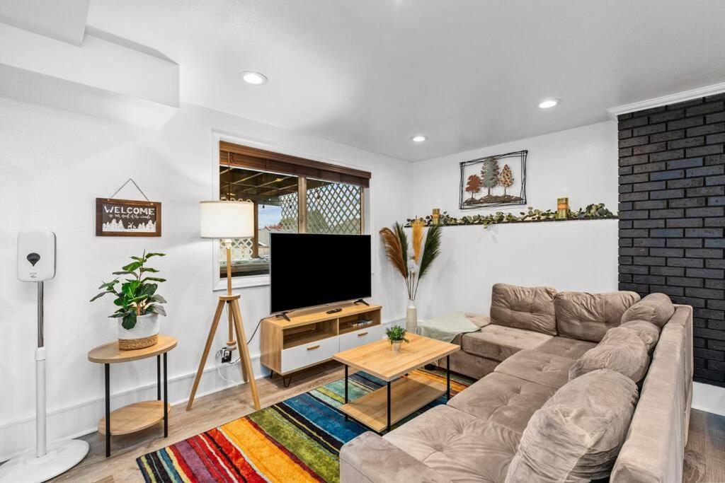 Pacific Nw Gem W/Hot-Tub 15 Minutes Airport. Apartamento Auburn Exterior foto